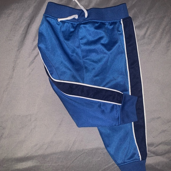 12 month clothes bundle! - Picture 3 of 6